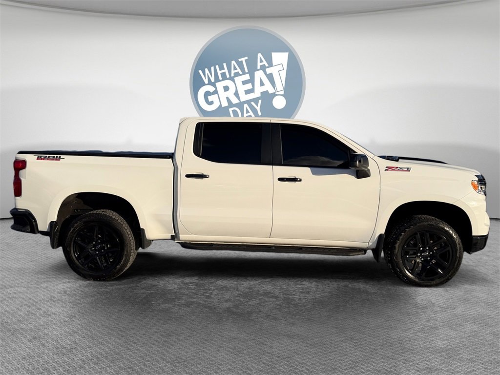 Used 2025 Chevrolet Silverado 1500 LT Trail Boss w/ Convenience Package II image 2