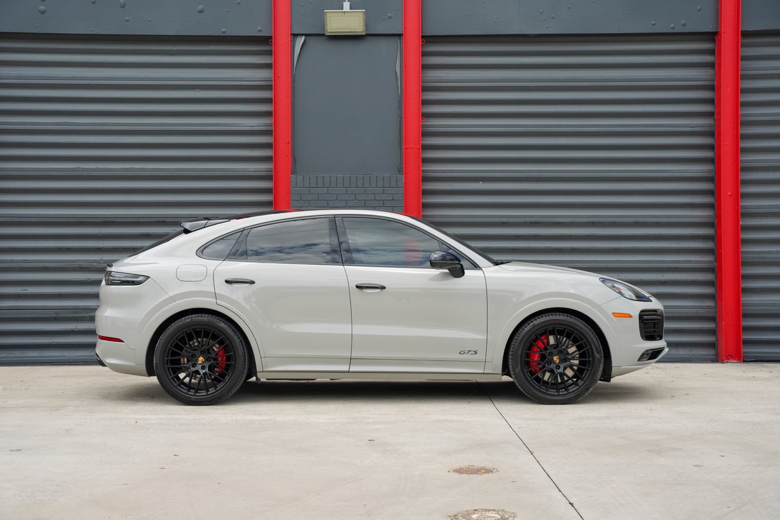Used 2023 Porsche Cayenne GTS AWD/4WD image 6