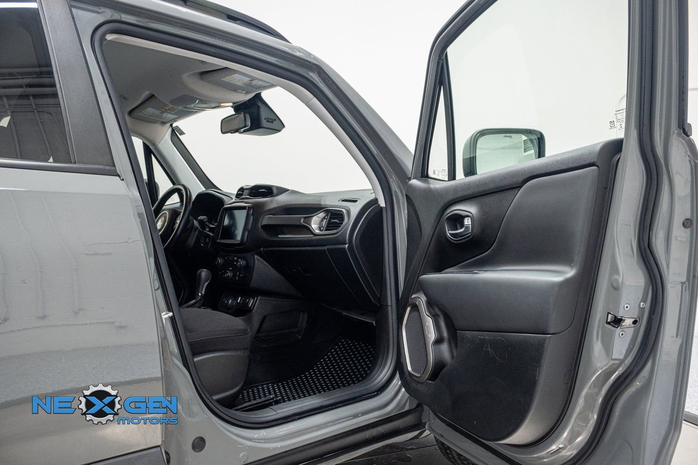 Used 2022 Jeep Renegade Latitude w/ Convenience Group image 36