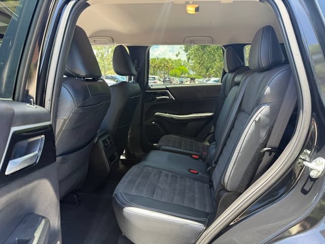 Used 2024 Mitsubishi Outlander SE AWD/4WD image 12
