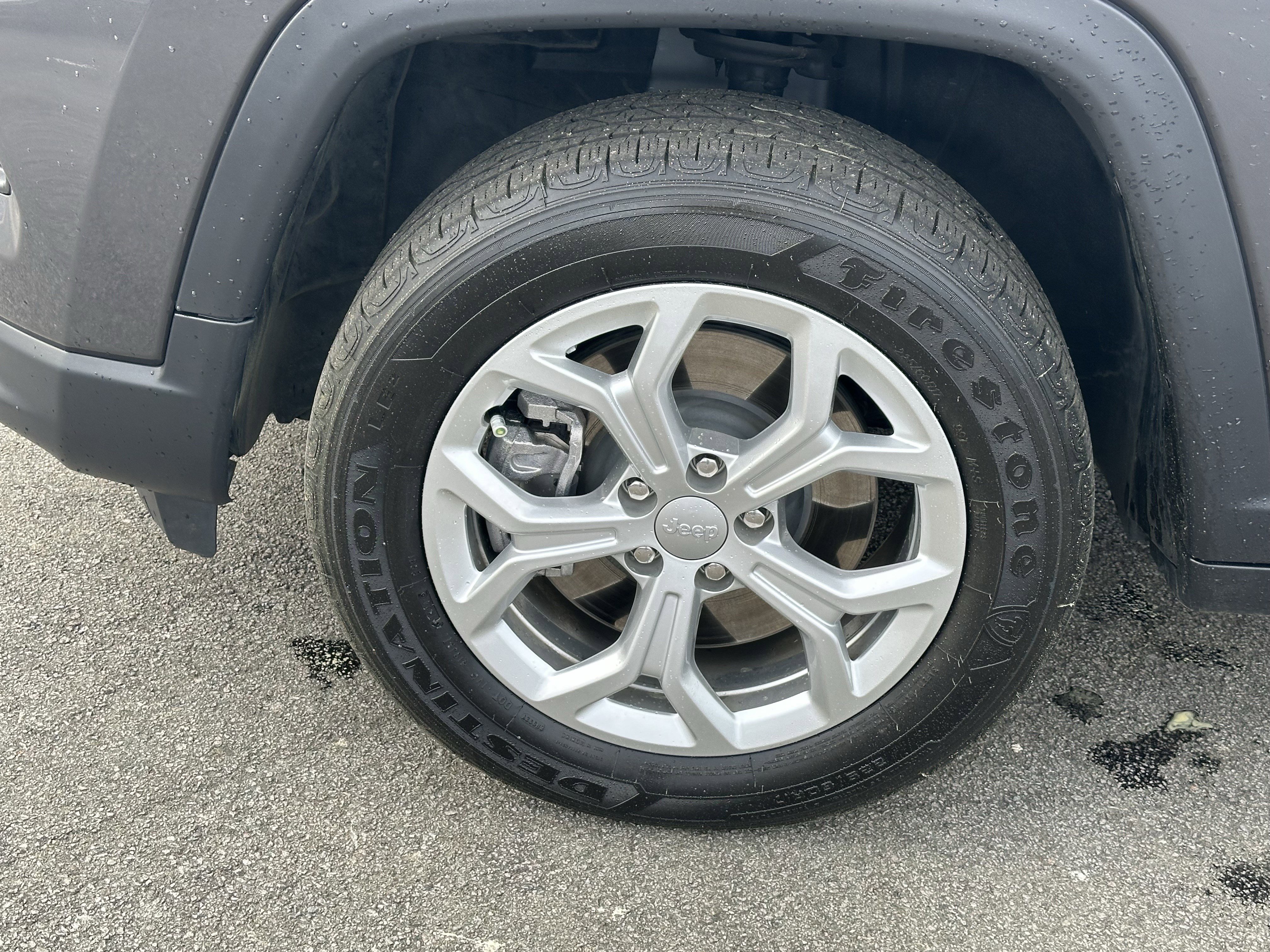 Used 2024 Jeep Compass Latitude w/ Sun and Sound Group image 14