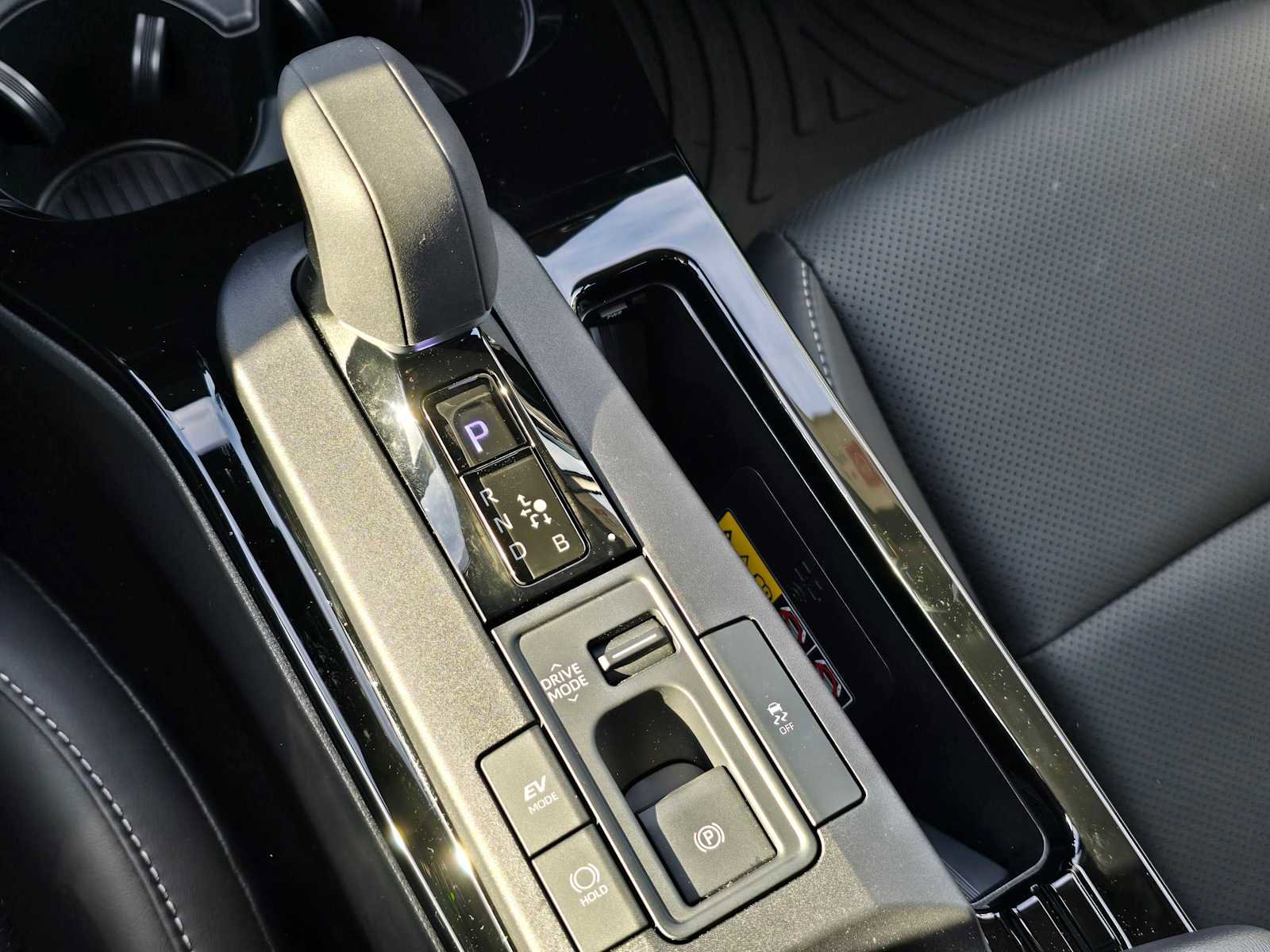 Certified 2025 Toyota Prius AWD image 25