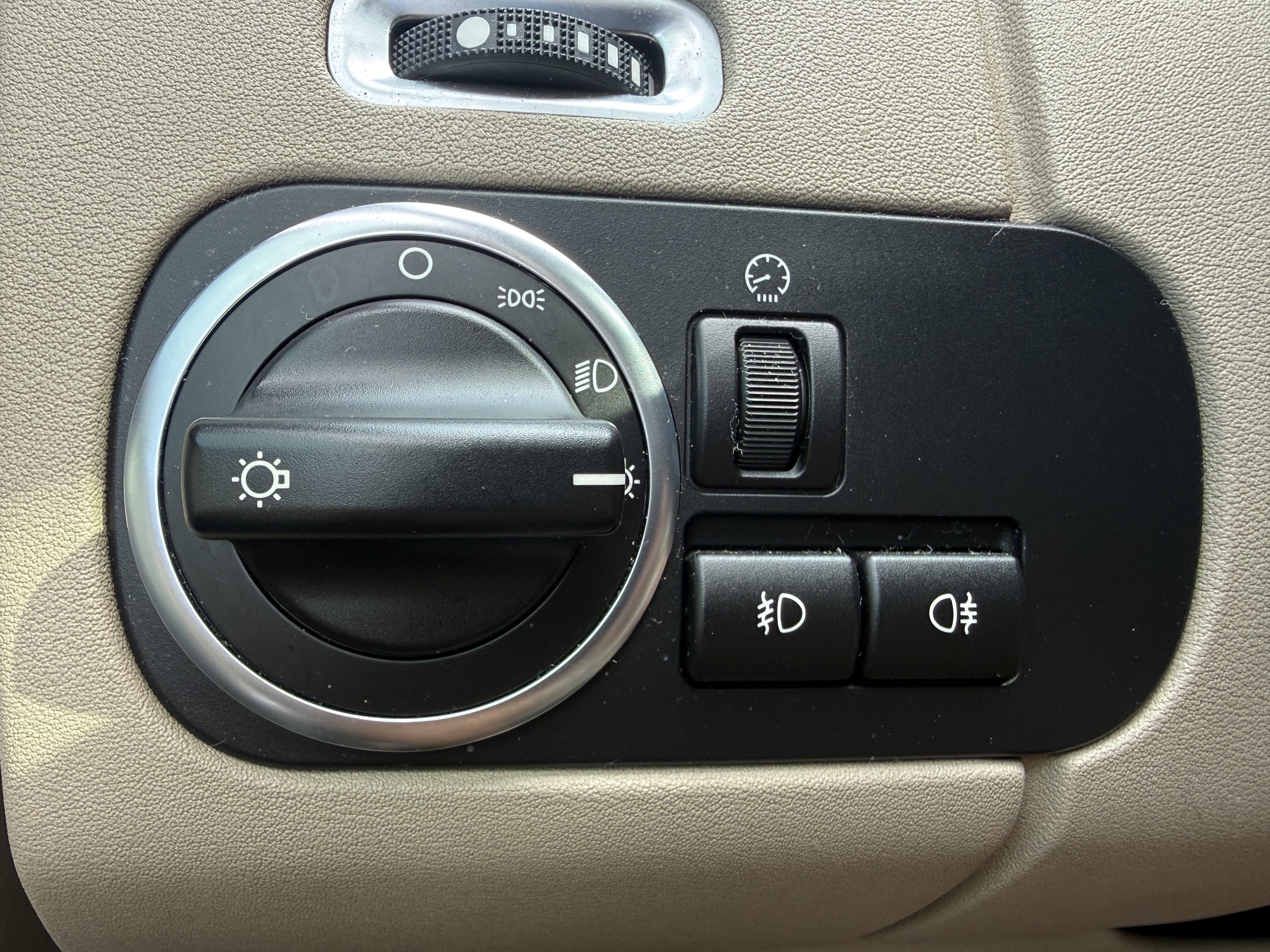 Used 2013 Land Rover LR4 HSE AWD/4WD image 35