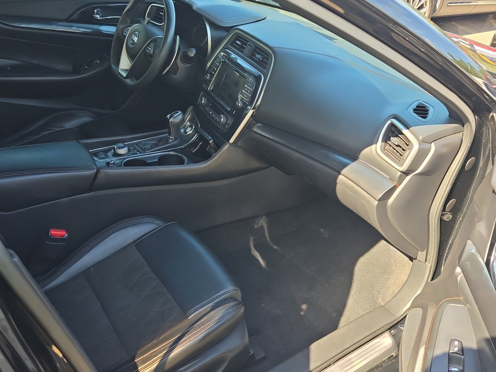 Used 2021 Nissan Maxima SR w/ Sport Mat Group FWD image 13