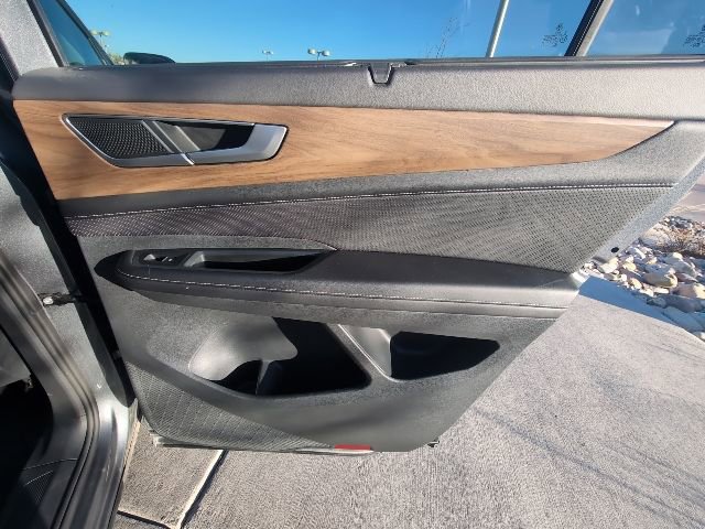 Used 2025 Volkswagen Atlas SE image 31