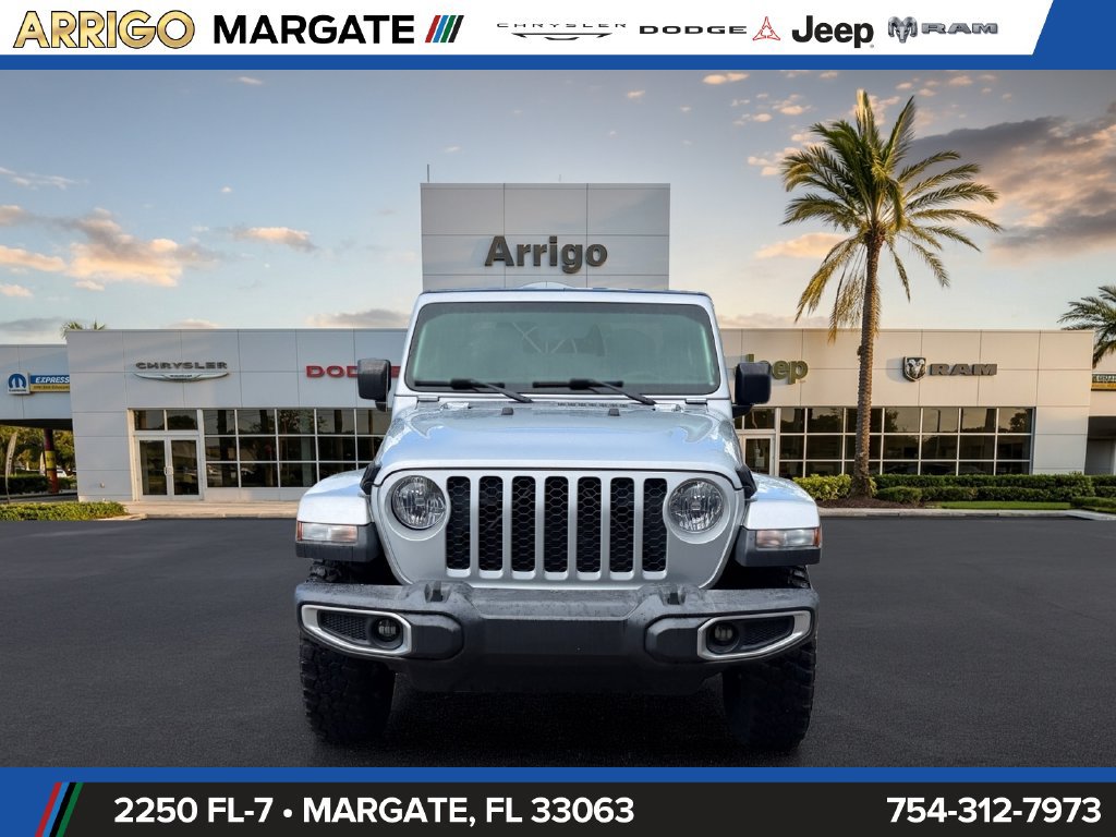 Used 2023 Jeep Gladiator Sport AWD/4WD image 2