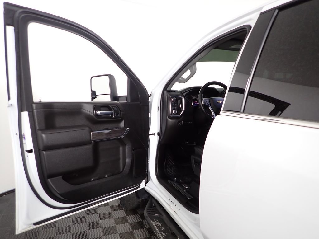 Used 2021 Chevrolet Silverado 3500 LTZ image 25
