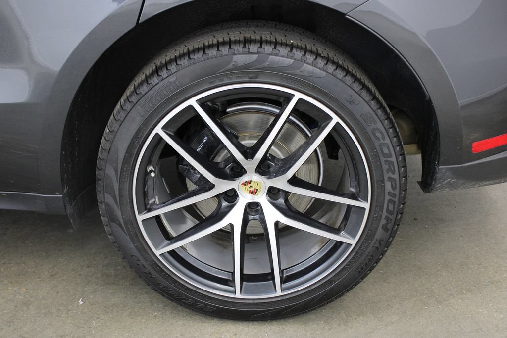 Used 2024 Porsche Macan AWD/4WD image 14