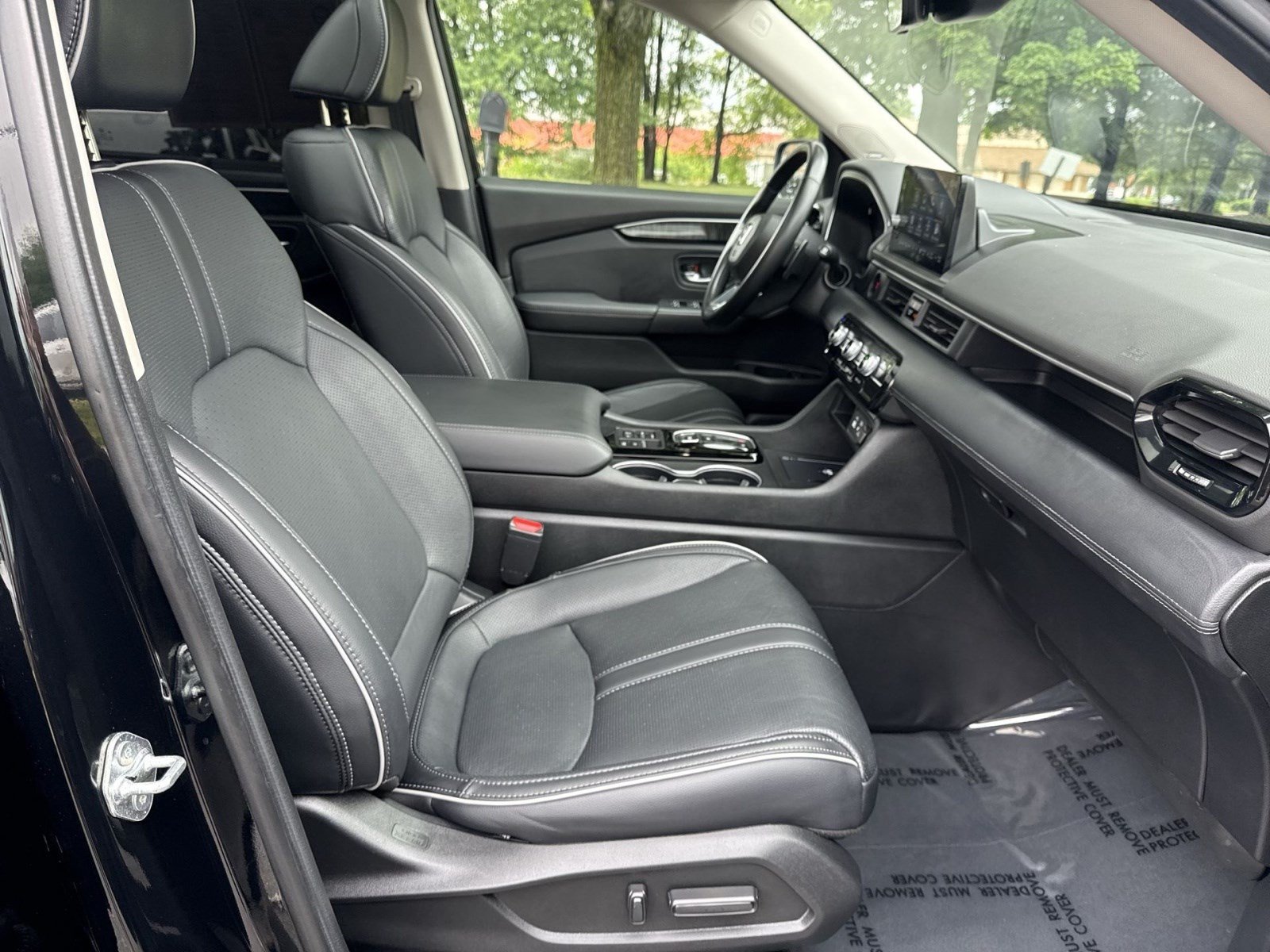 Used 2025 Honda Pilot Elite image 26