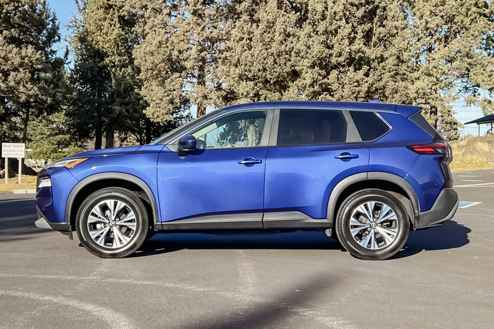 Used 2023 Nissan Rogue SV image 8