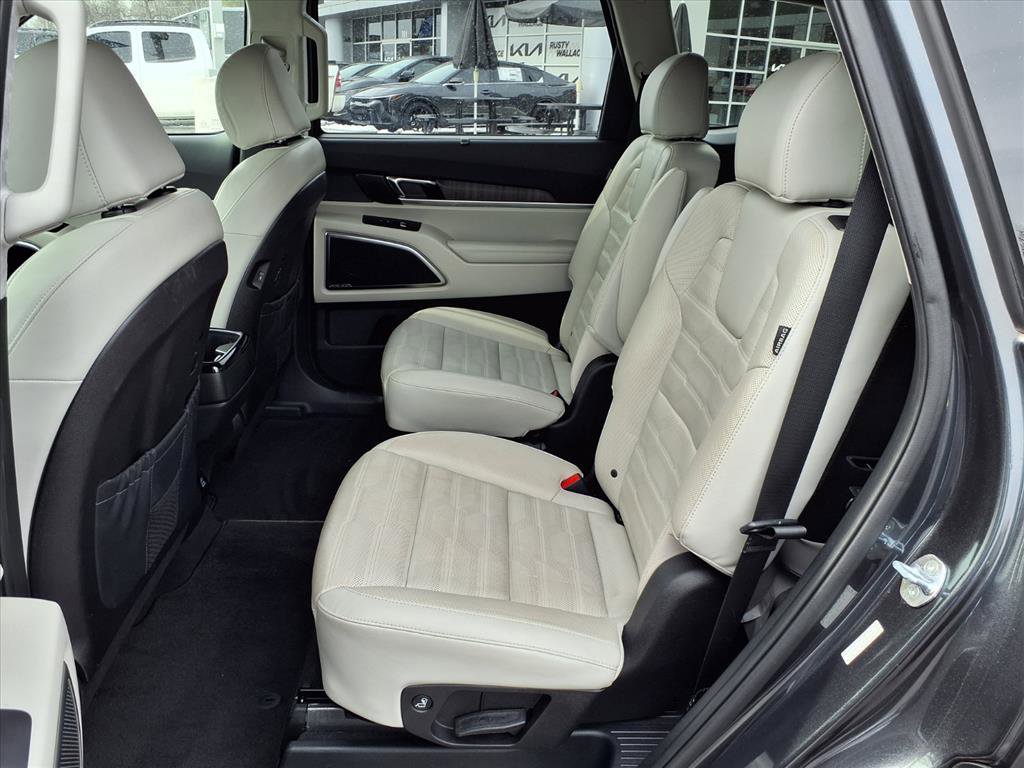 Used 2023 Kia Telluride SX Prestige image 11
