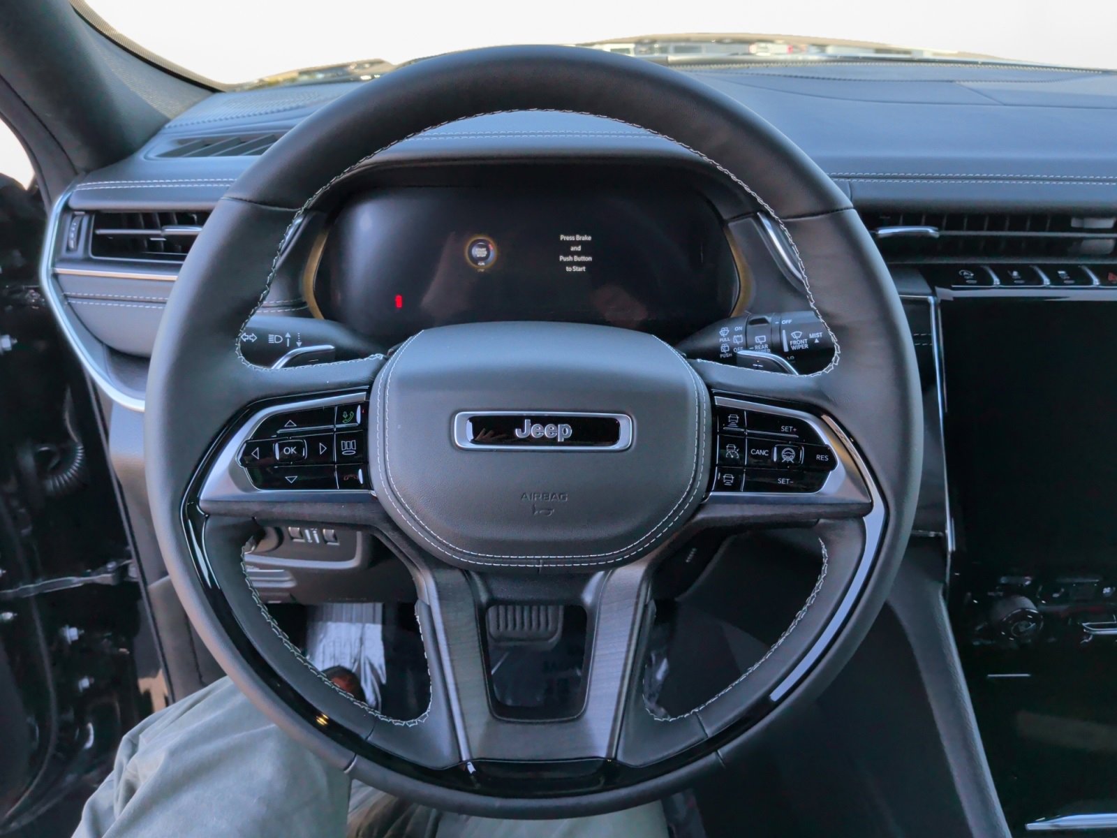 New 2025 Jeep Grand Cherokee L Overland image 12