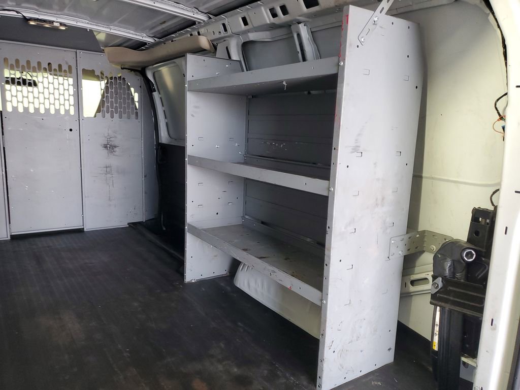 Used 2018 Chevrolet Express 2500 w/ Driver Convenience Package image 13