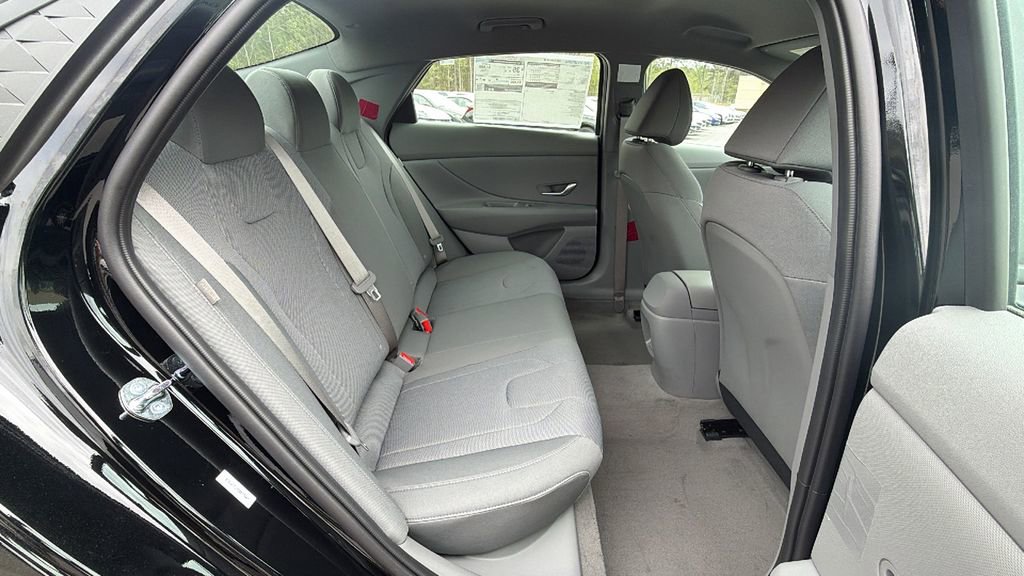New 2026 Hyundai Elantra SE image 15