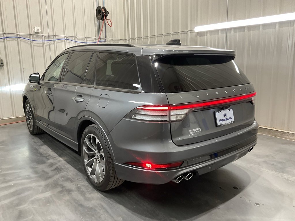 Used 2025 Lincoln Aviator Premiere w/ Jet Appearance Package image 22