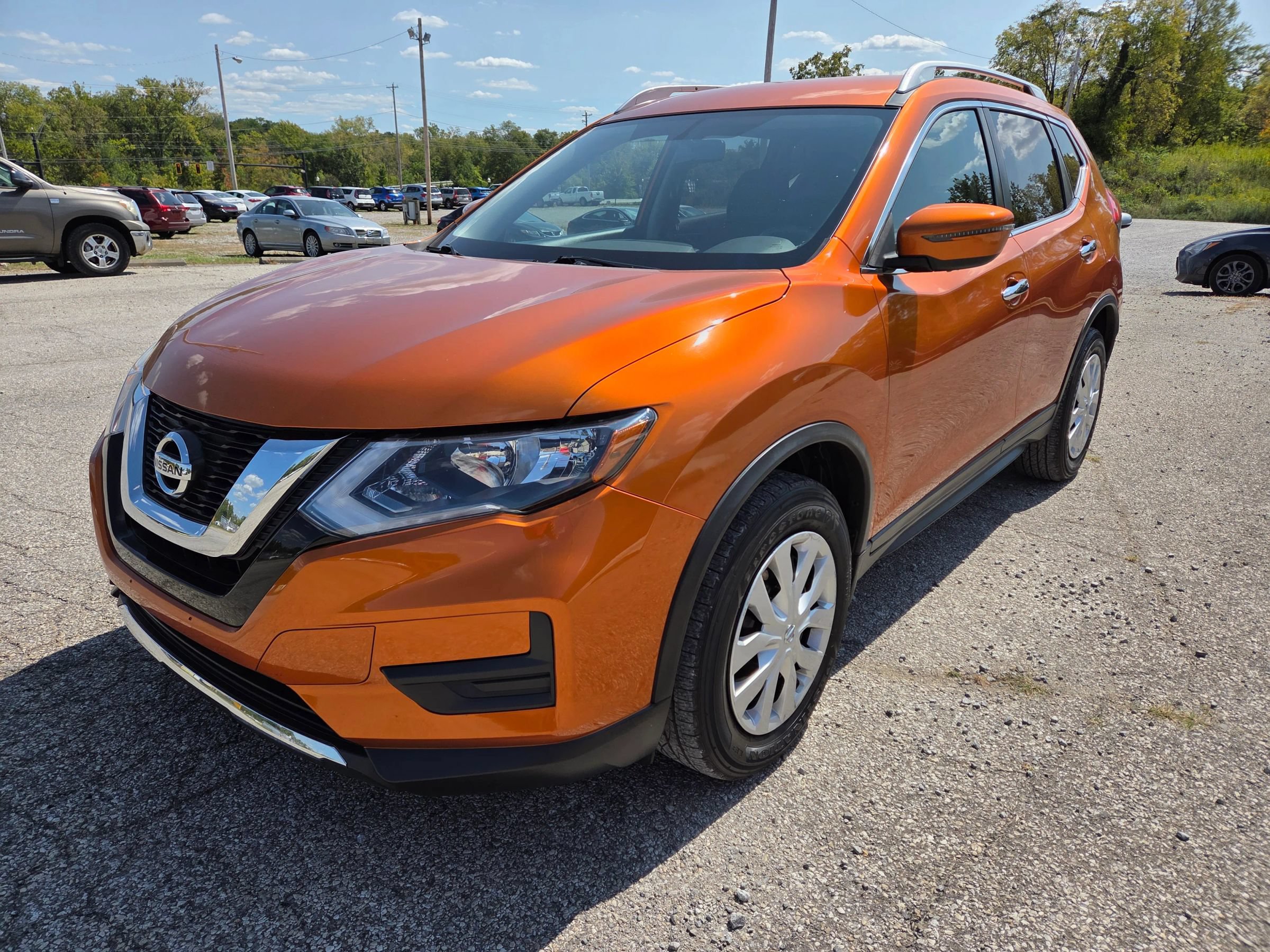 Used 2017 Nissan Rogue S w/ S Appearance Package AWD/4WD image 2