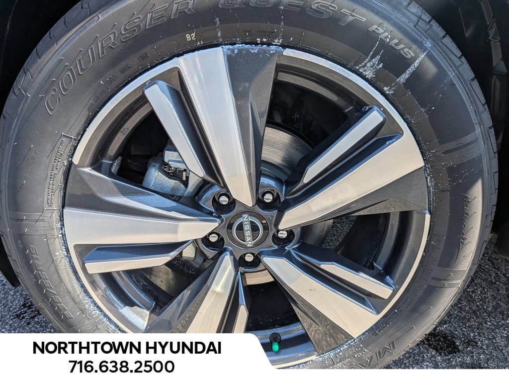 Used 2026 Nissan Rogue SL AWD/4WD image 40