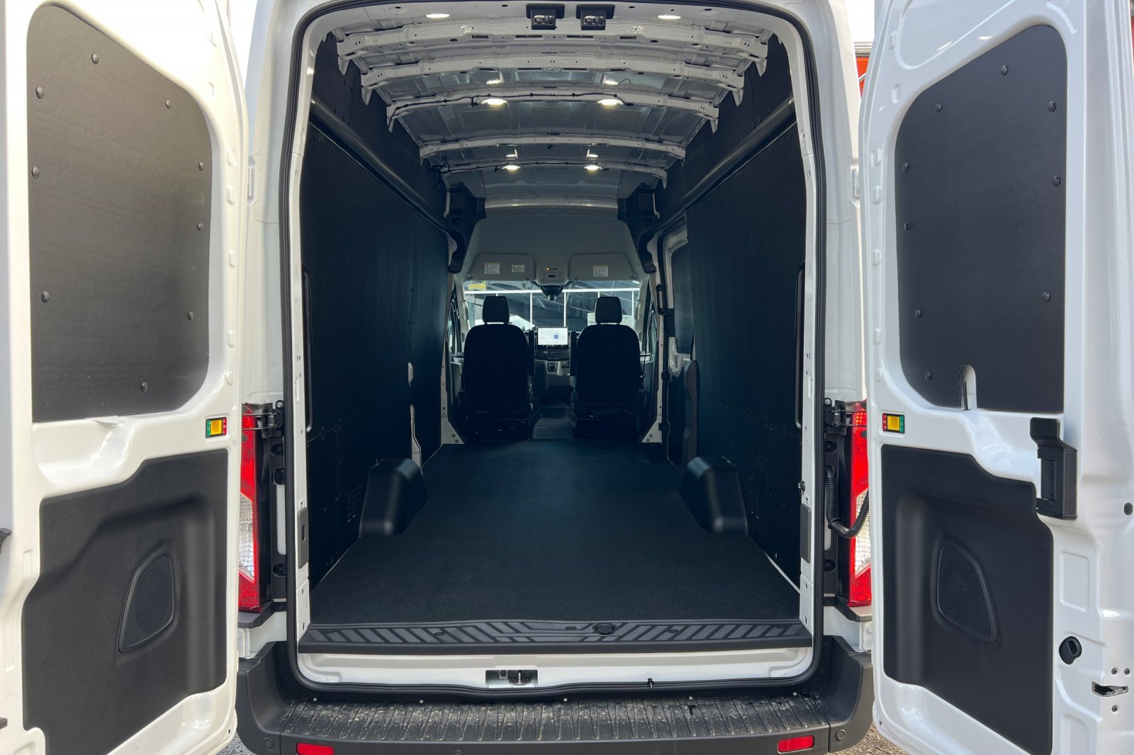 New 2026 Ford E-Transit 148 High Roof Extended w/ Load Area Protection Package image 15