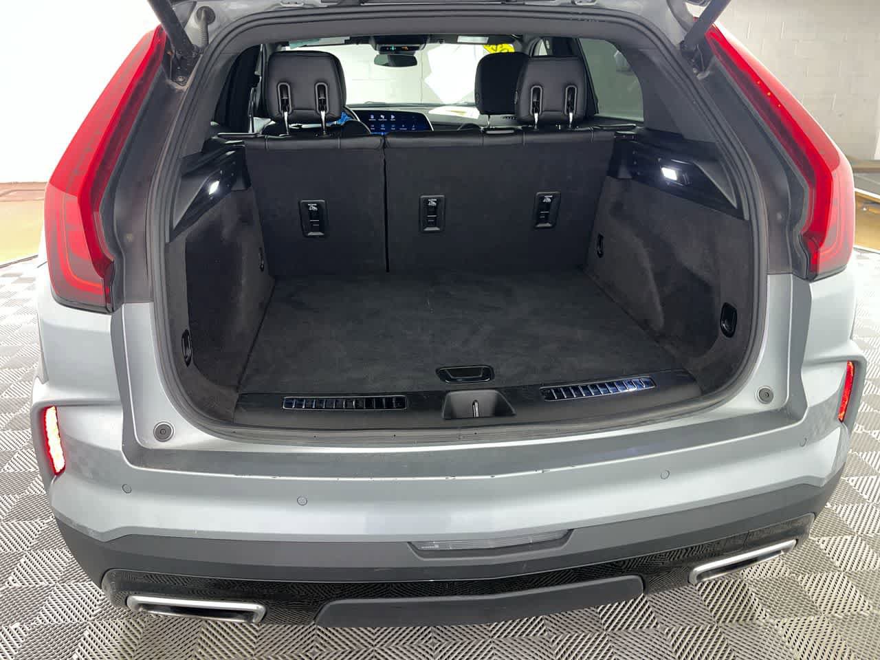 Used 2025 Cadillac XT4 Premium Luxury image 28