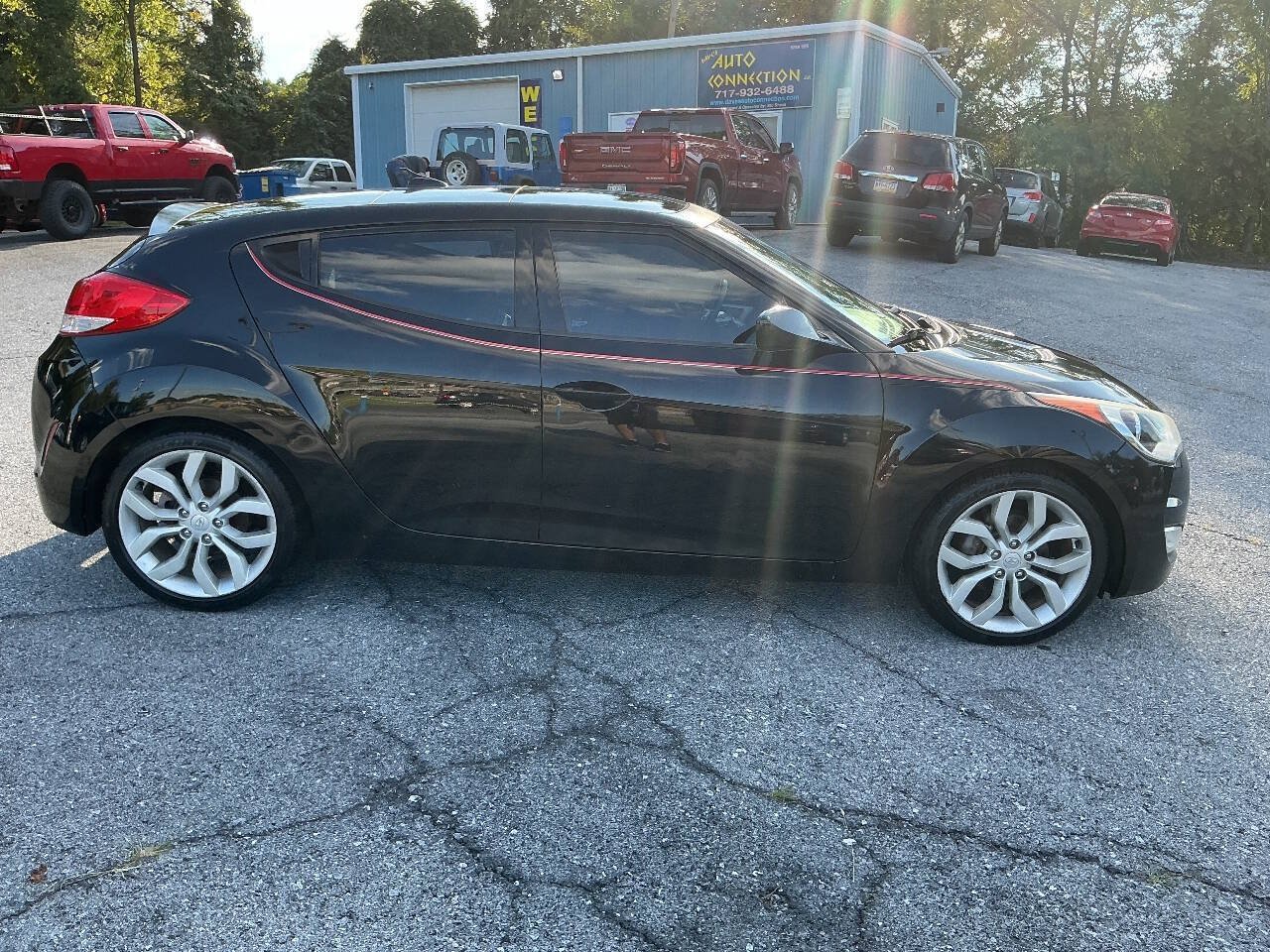 Used 2012 Hyundai Veloster w/ Style Pkg FWD image 16