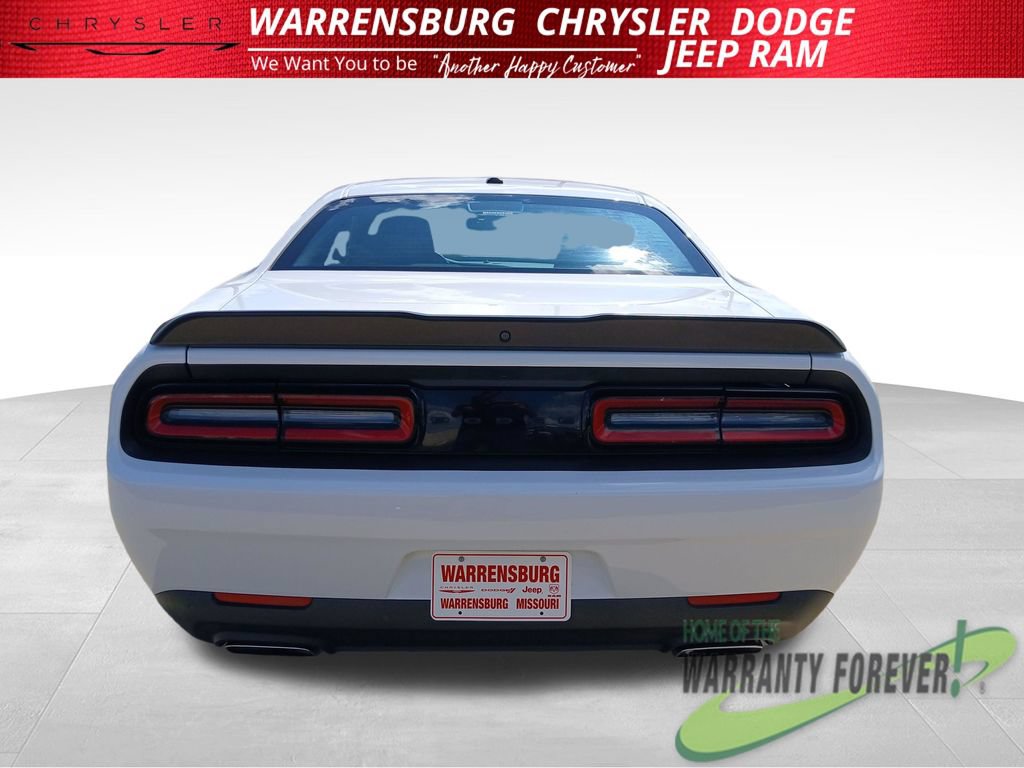 Used 2022 Dodge Challenger R/T w/ Blacktop Package RWD image 5