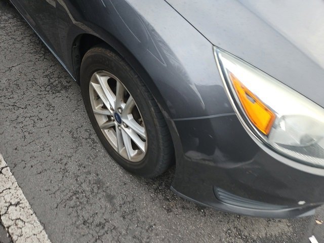 Used 2015 Ford Focus SE image 4