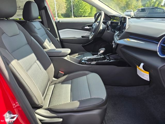 New 2026 Chevrolet Trax LT w/ Sunroof Package image 15