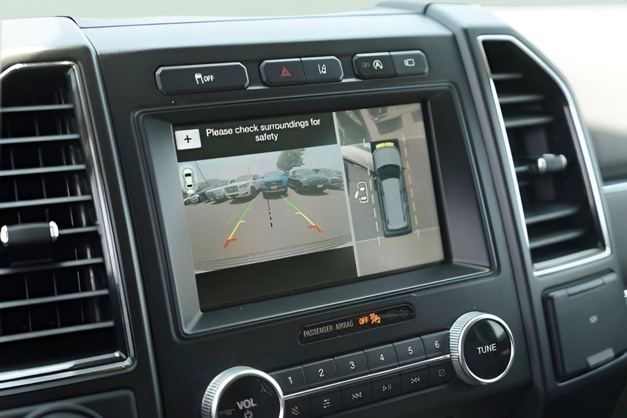 Used 2018 Ford Expedition Max Limited w/ Equipment Group 302A RWD image 30