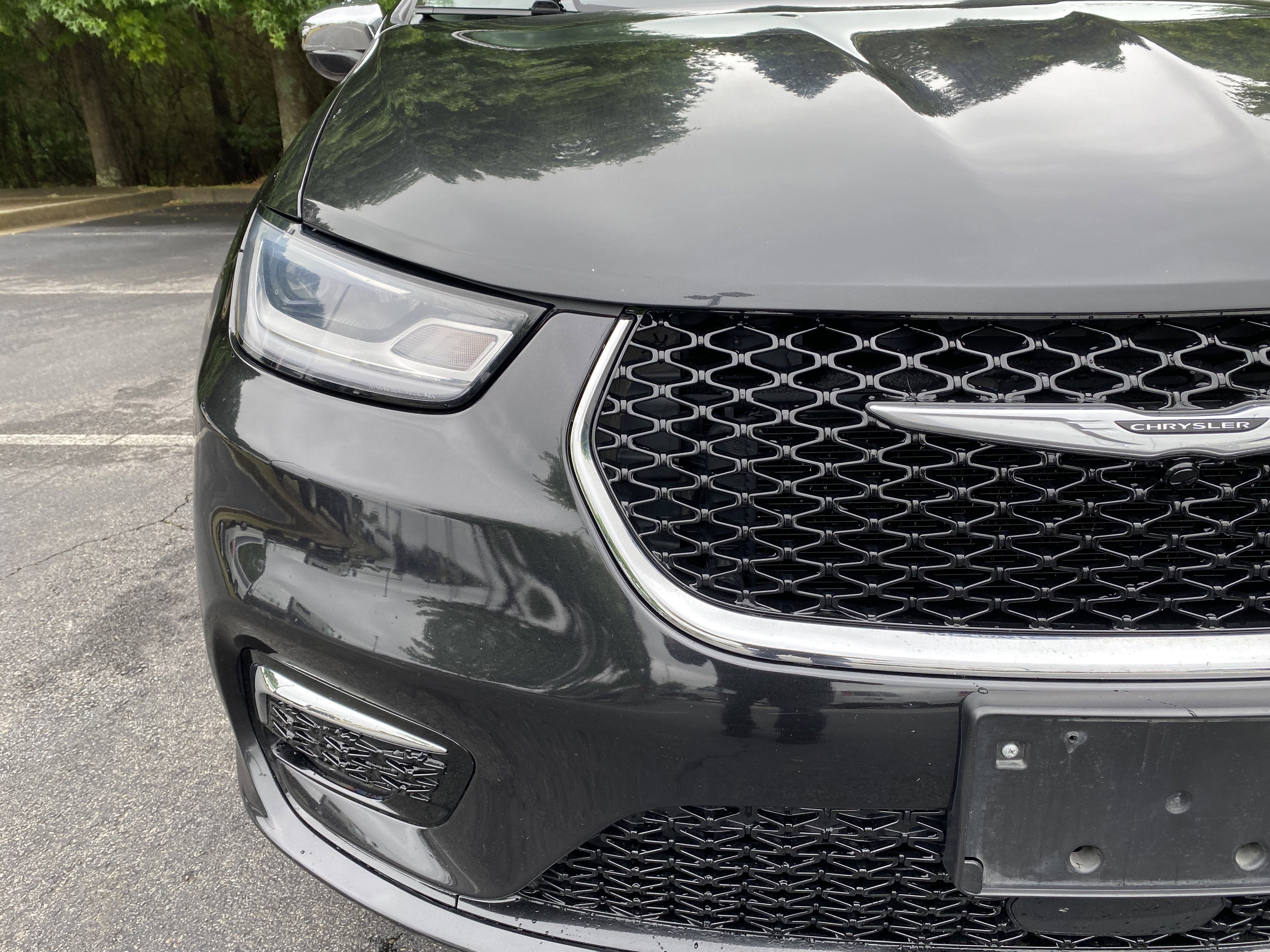 Used 2023 Chrysler Pacifica Limited FWD image 14