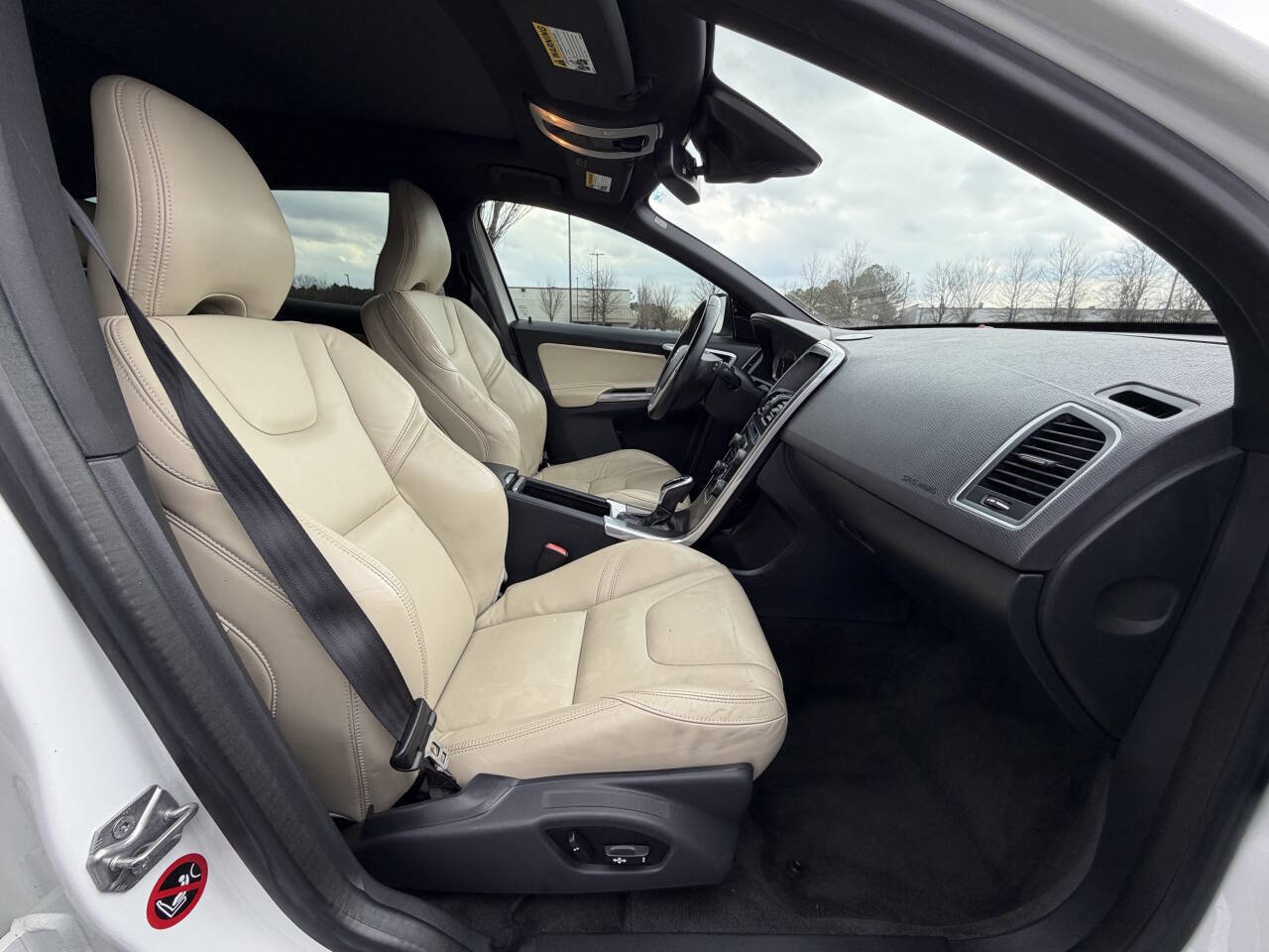 Used 2015 Volvo XC60 T5 Premier Plus FWD image 16
