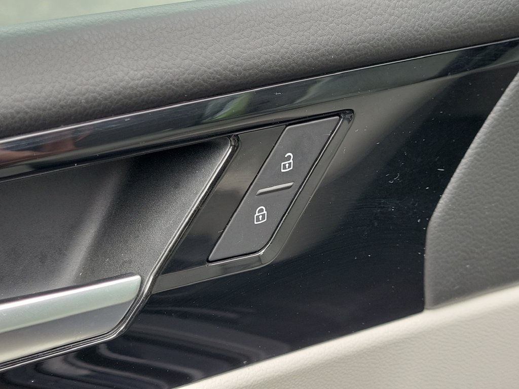 Used 2019 Volkswagen Jetta SEL Premium FWD image 16