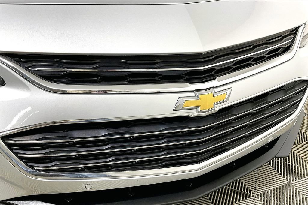 Used 2017 Chevrolet Malibu LT w/ Driver Confidence Package image 28