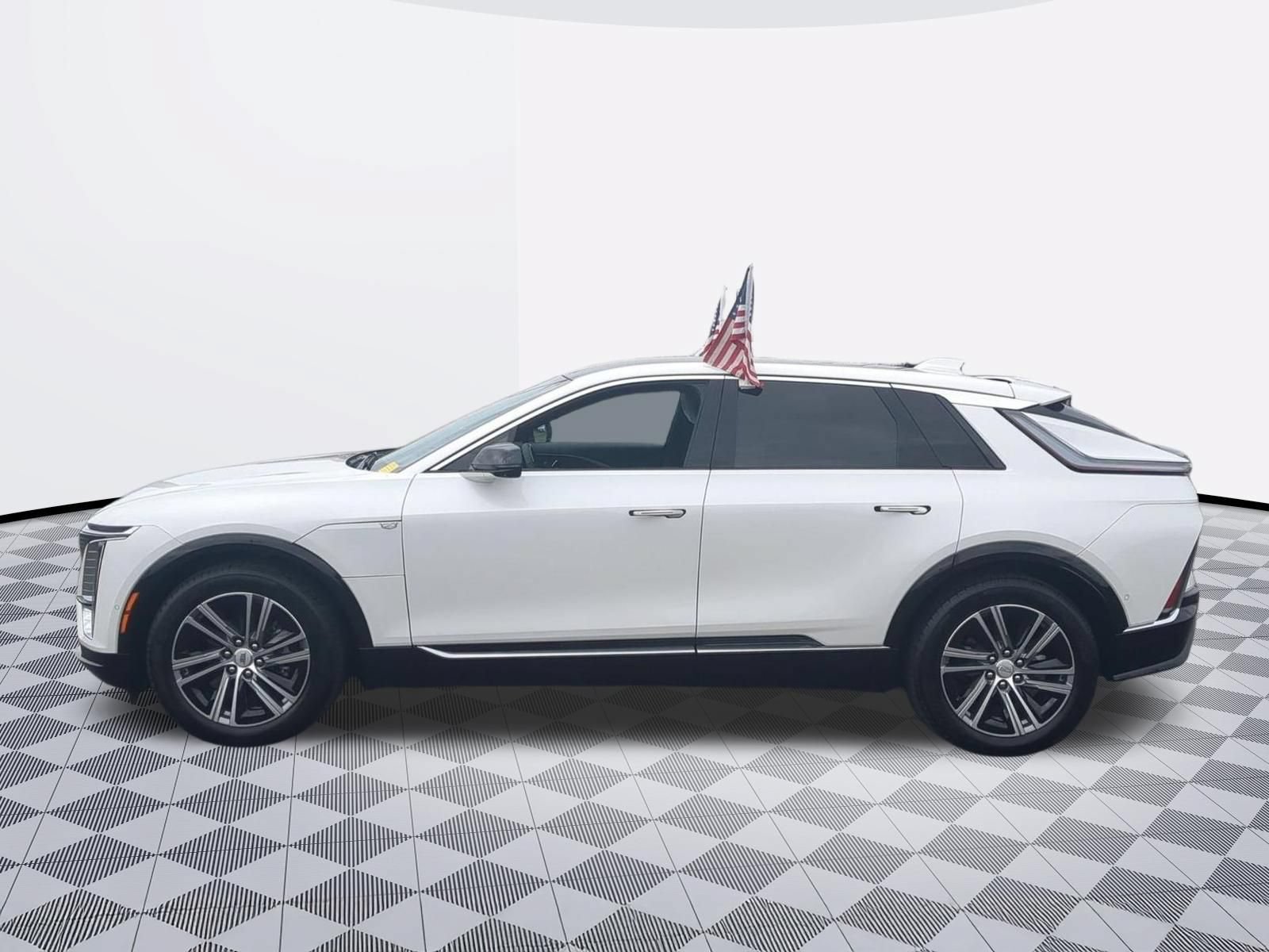 Certified 2024 Cadillac Lyriq Luxury RWD image 4