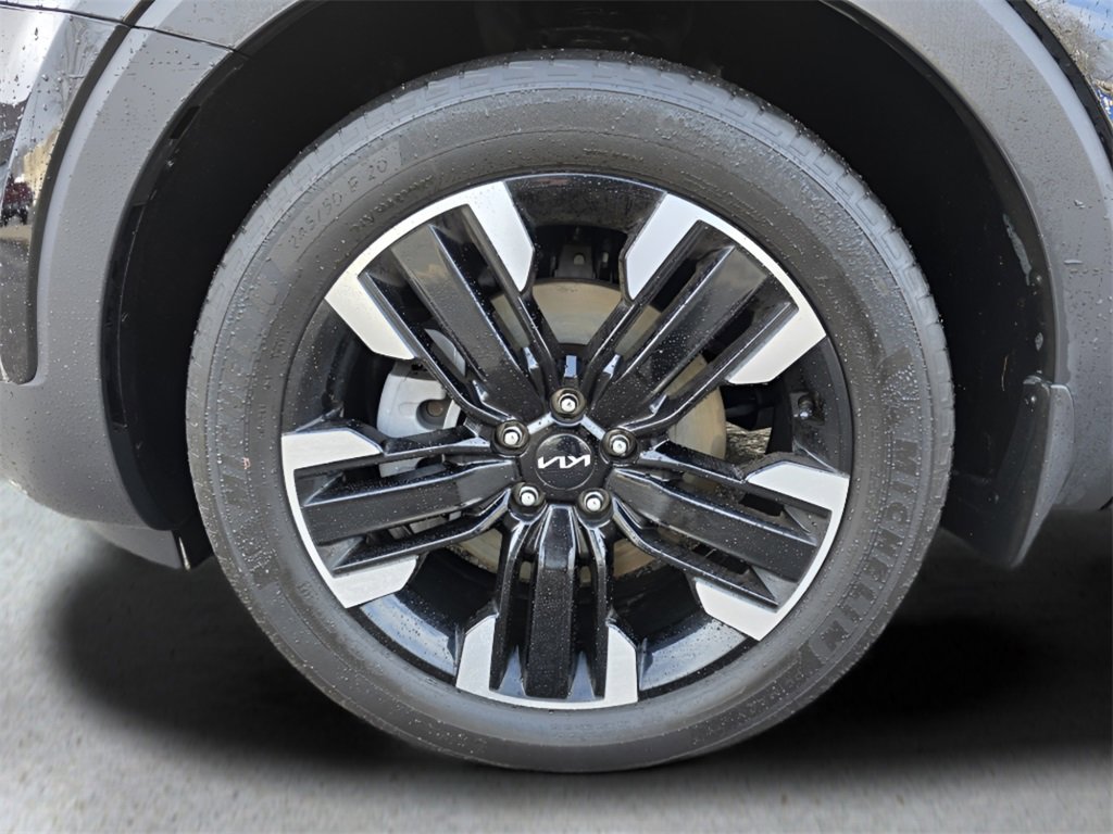 Used 2024 Kia Telluride SX image 11