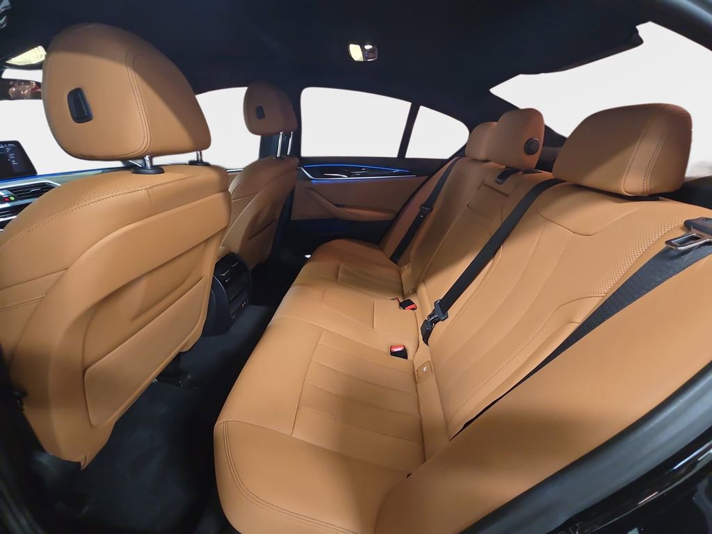 Used 2023 BMW 530e w/ Convenience Package image 13