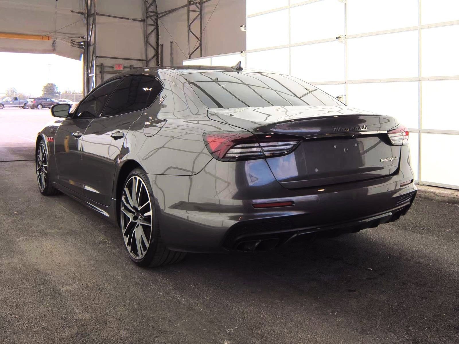 Used 2022 Maserati Quattroporte Trofeo image 3