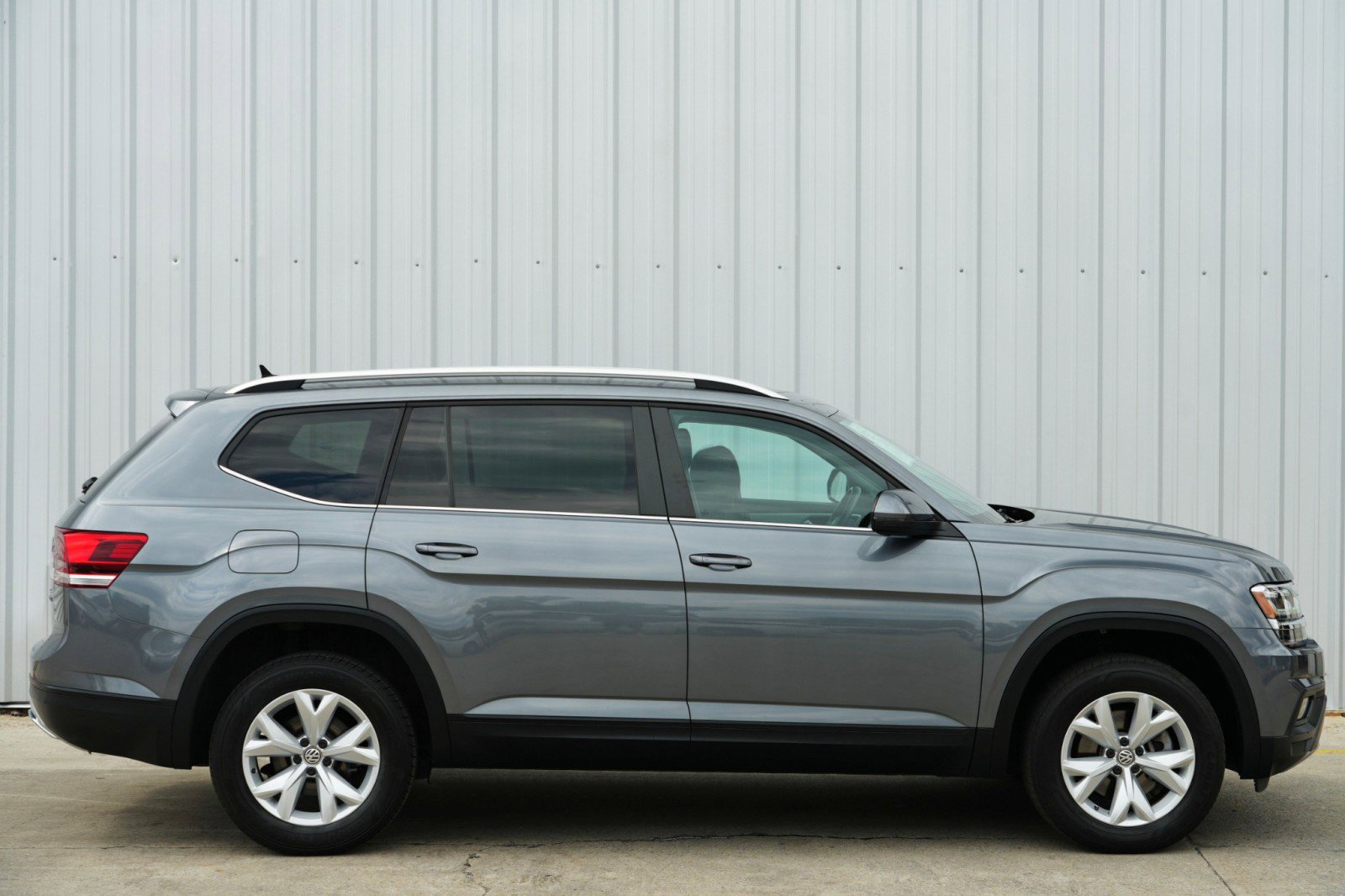 Used 2018 Volkswagen Atlas SE image 50