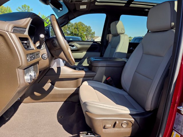 Used 2024 GMC Yukon SLT w/ SLT Premium Package RWD image 9