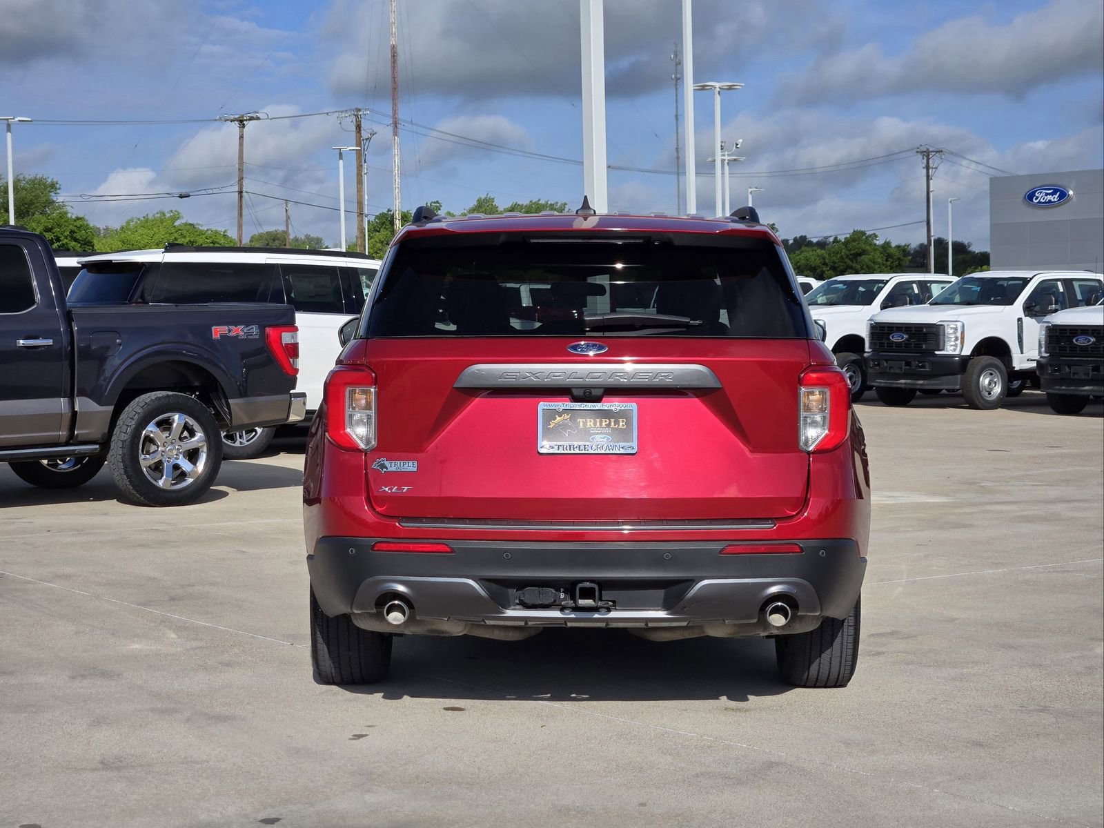 Certified 2024 Ford Explorer XLT w/ Equipment Group 202A image 7