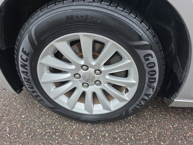 Used 2012 Chrysler 300 RWD image 10