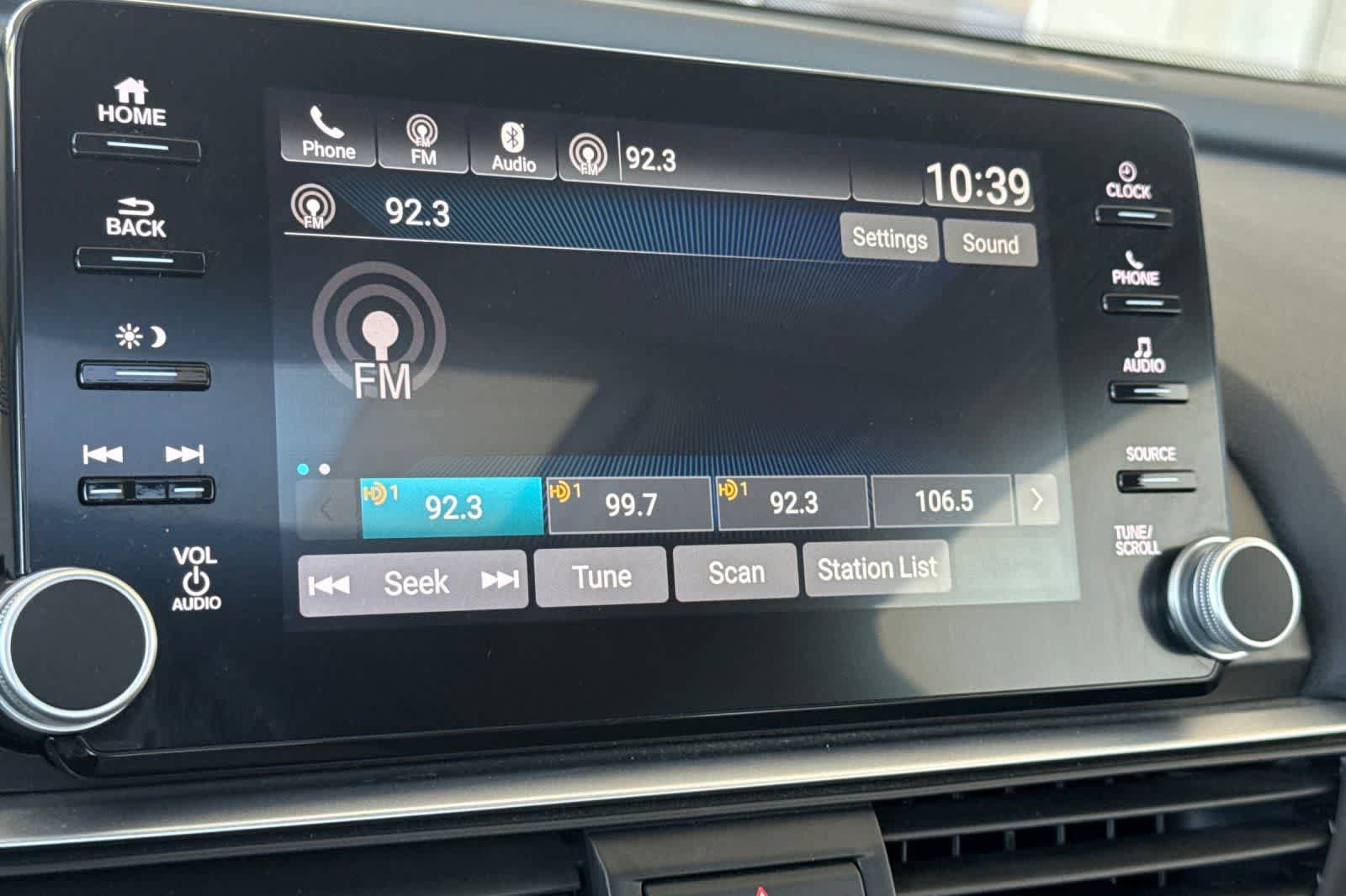 Used 2018 Honda Accord EX image 19