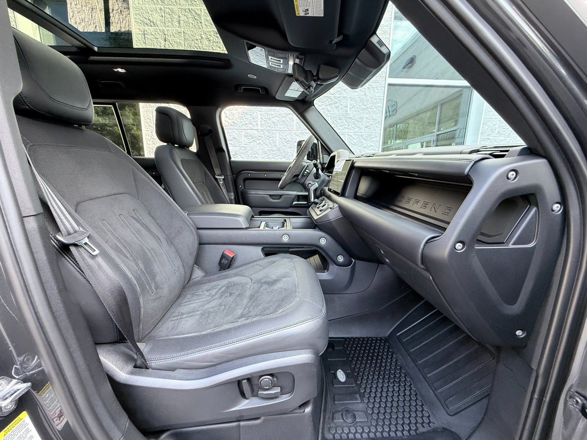 Used 2023 Land Rover Defender 110 AWD/4WD image 42