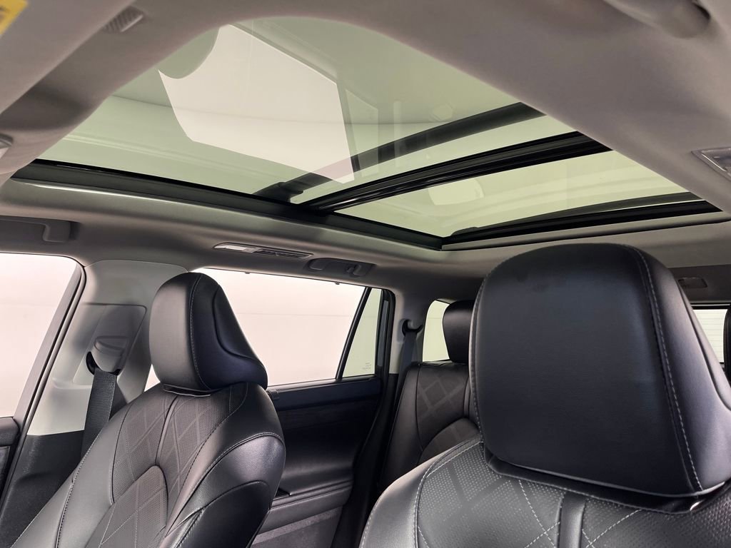 Certified 2022 Toyota Highlander Platinum image 30