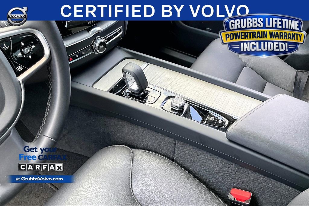 Used 2025 Volvo XC60 B5 Plus AWD/4WD image 16