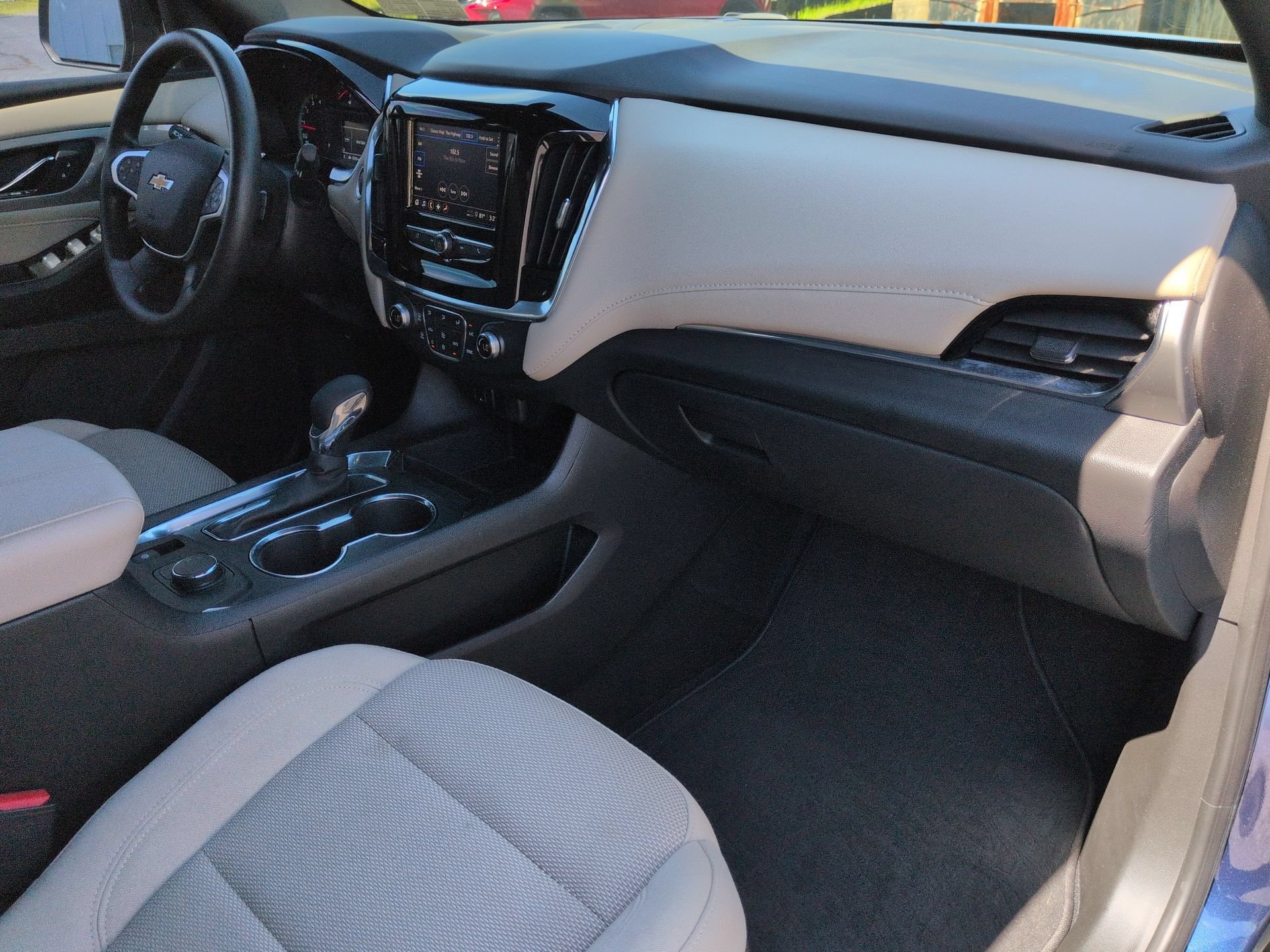 Certified 2023 Chevrolet Traverse LS FWD image 29