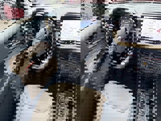 Certified 2025 Ford Maverick Lariat w/ 4K Tow Package image 14