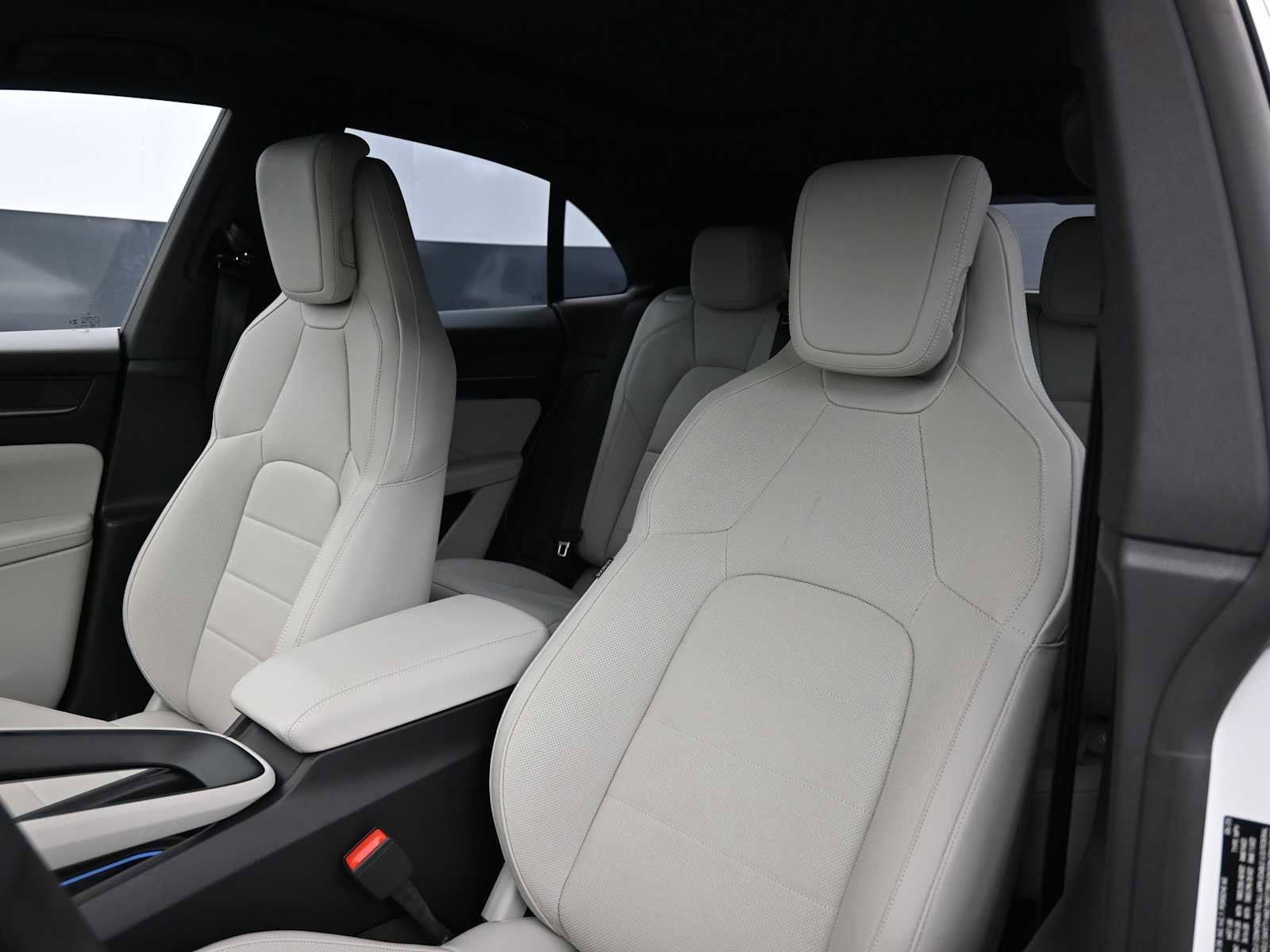 New 2025 Porsche Macan 4 Electric AWD/4WD image 5