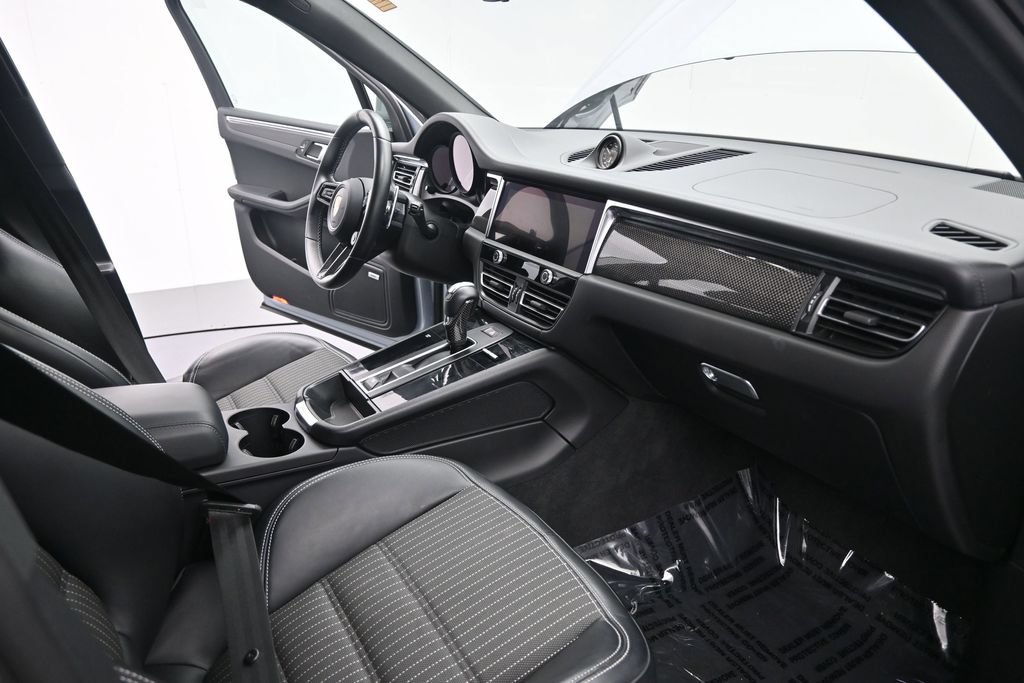 Used 2024 Porsche Macan Turbo AWD/4WD image 20