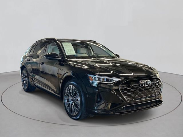 Certified 2024 Audi Q8 e-tron Premium Plus w/ Premium Plus Package AWD/4WD image 6