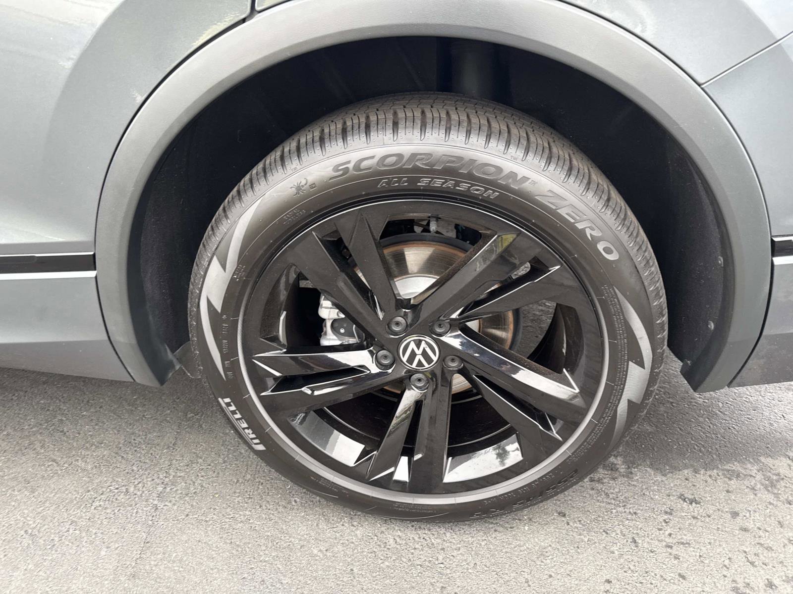 Certified 2023 Volkswagen Tiguan SE R-Line image 6